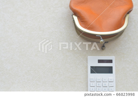 錢包和計算器 66823998