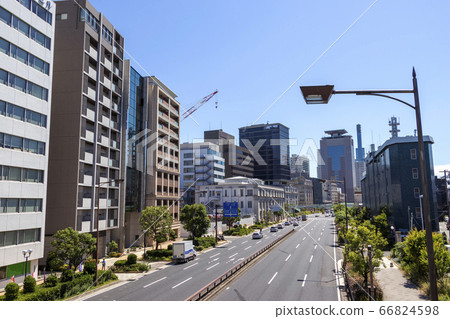 沿道路排列的建築物 沿道路排列的建築物 66824598