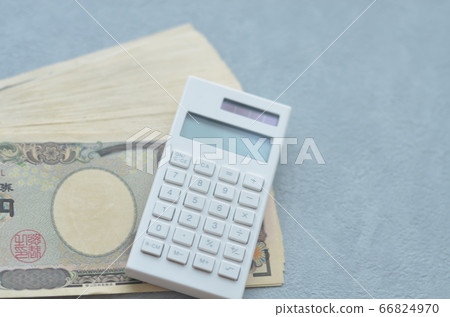 Wallet and calculator 66824970