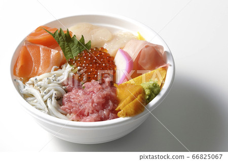 Colorful seafood bowl with salmon, shirasu, salmon roe, scallops and tuna (white background) Colorful seafood bowl with salmon, shirasu, salmon roe, scallops and tuna (white background) 66825067