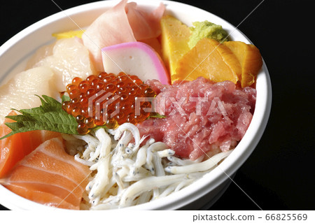 Colorful seafood bowl with salmon, shirasu, salmon roe, scallops and tuna (black background) 66825569