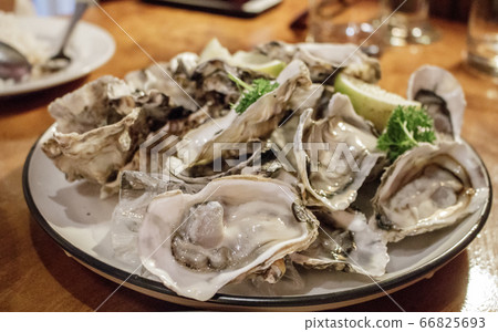 New Zealand Greenshell Mussels. New Zealand Greenshell Mussels. 66825693