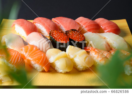 sushi  66826586