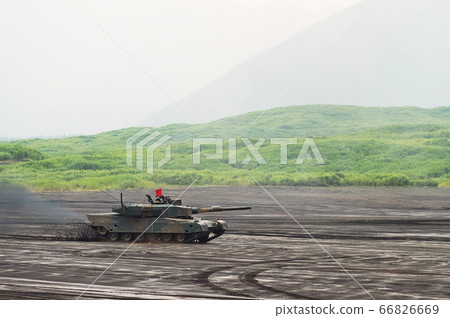 Type 90 tank running at full speed forward Type 90 tank running at full speed forward 66826669