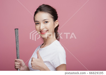 打高爾夫球的少婦 打高爾夫球的少婦 66829195