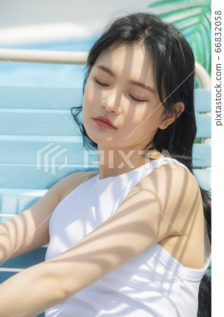 Lifestyle,woman,summer 66832058