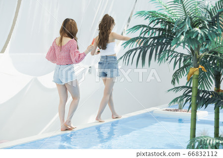 Beauty,vacation,woman 66832112