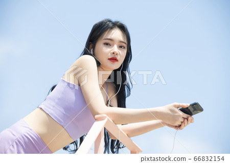 Lifestyle,woman,summer 66832154