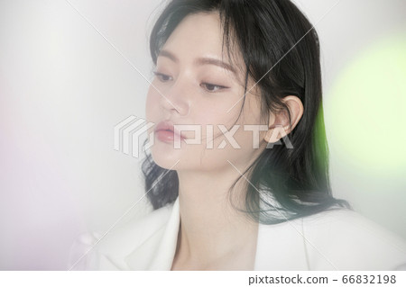 美女插圖女性 66832198