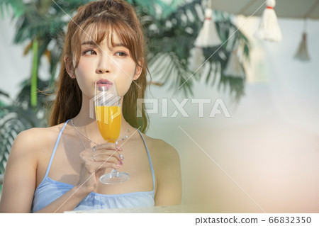 美容,度假,女人 美容,度假,女人 66832350