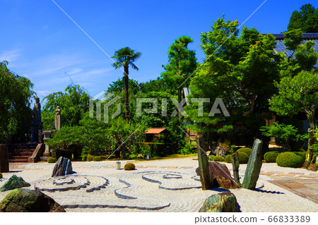 京都市左京区的enkoji寺风景 Enkoji寺附近的沙峰 6月 图库照片 6633