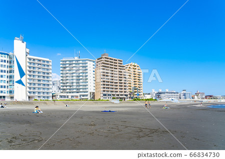 [神奈川縣]片瀨東濱海岸，陽光明媚的江之島 66834730