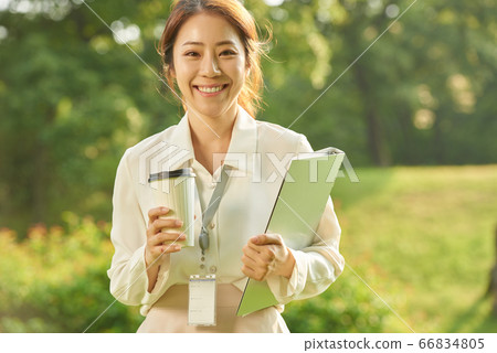 20s office worker 20s office worker 66834805