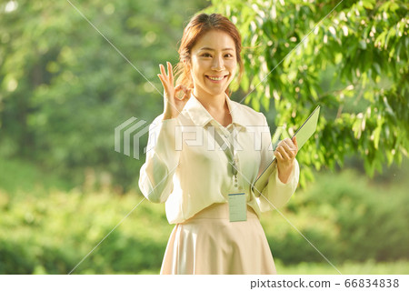 20s office worker 20s office worker 66834838