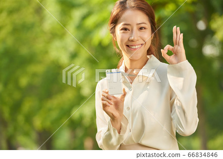 20s office worker 20s office worker 66834846