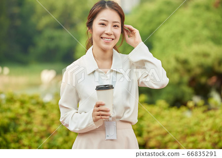 20多歲的上班族 66835291