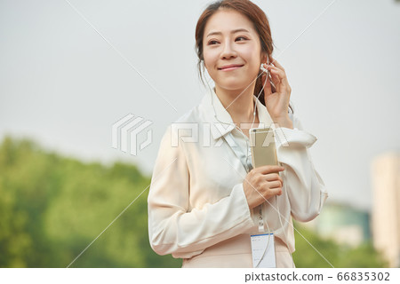 20多歲的上班族 66835302