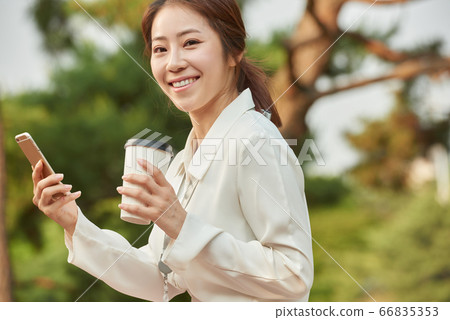 20多歲的上班族 66835353