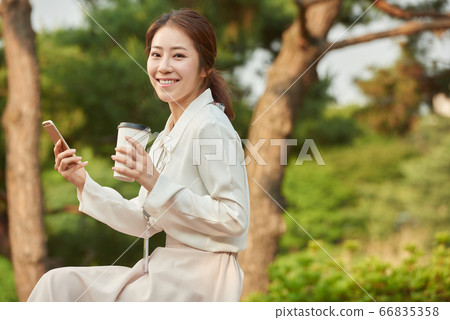 20多歲的上班族 66835358