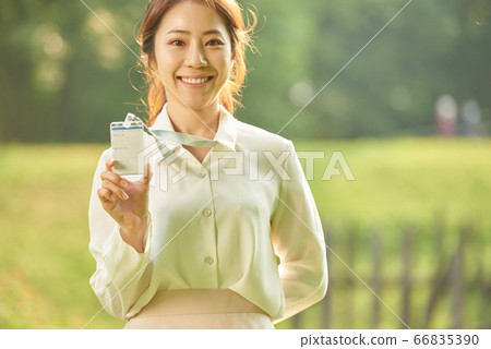 20s office worker 20s office worker 66835390