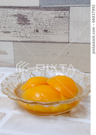 Canned, canned, peach, fruit, food, fruit, fruit, food, dessert, yellow, pink, fresh 66837992