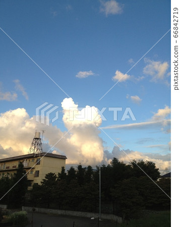 Let's go see the clouds 66842719