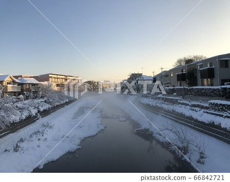 Let's go see winter 66842721