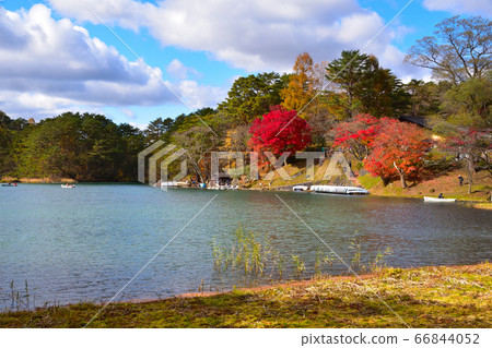 Autumn Goshiki-numa Lakes Bisamon-numa 66844052