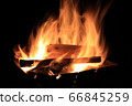 Bonfire flame　 66845259