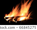 Bonfire flame　 66845275