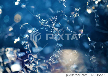 Bubbles that seem to disappear Bubbles that seem to disappear 66845543