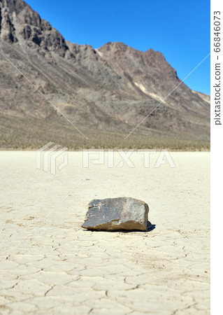 Racetrack valley in the Death Valley National Park 66846073