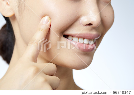 Young Japanese woman with beautiful skin 66848347