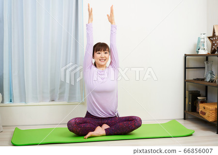 Remote Online Youtuber YouTube Vlogger Blogger Yoga Stretch Fitness Remote Online Youtuber YouTube Vlogger Blogger Yoga Stretch Fitness 66856007