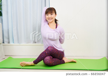 Remote Online Youtuber YouTube Vlogger Blogger Yoga Stretch Fitness Remote Online Youtuber YouTube Vlogger Blogger Yoga Stretch Fitness 66856047