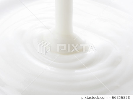 Flowing yogurt up 66856838