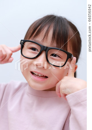 Glasses (glasses glasses children infant upper body copy space lifestyle everyday no background children) Glasses (glasses glasses children infant upper body copy space lifestyle everyday no background children) 66856842