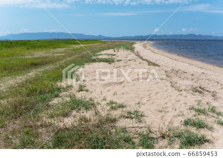 中海鳶尾河口的清新景色和乾淨舒緩的照片 66859453