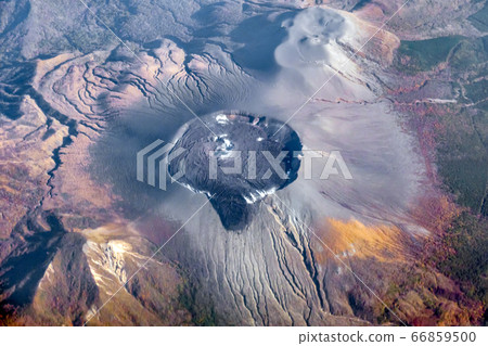 [Aerial view] Kirishima Kinko Bay National Park Shinmoedake crater lateral position 66859500