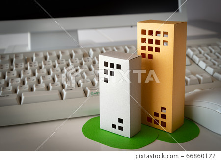 Real estate and online Online assessment Real estate investment in buildings and condominiums Telework Real estate and online Online assessment Real estate investment in buildings and condominiums Telework 66860172