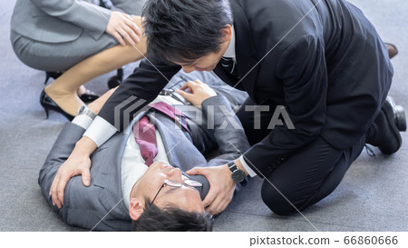 在公司掉下來的商人 66860666