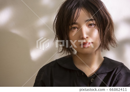A shortcut young lady 66862411