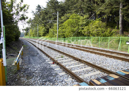 從交叉口看鐵路 66863121