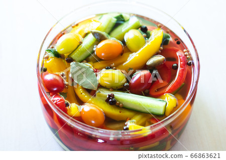 夏季蔬菜泡菜 66863621