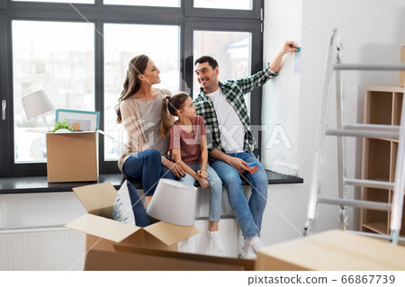 happy family with color palette moving to new home happy family with color palette moving to new home 66867739