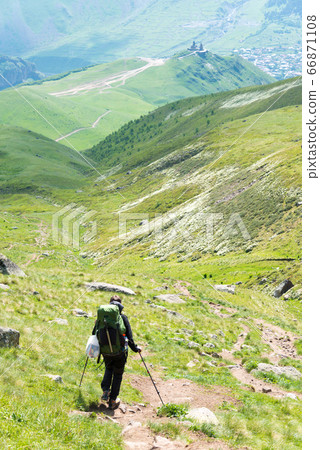 通往格魯吉亞卡茲貝吉山的登山路線（格魯吉亞）姆茨赫塔-姆蒂涅蒂州Stephansminda 66871108