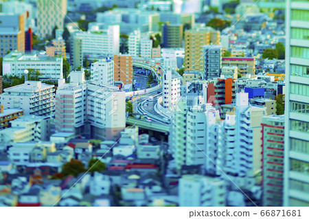 A miniature metropolitan expressway around Ikebukuro taken from the upper floors 66871681