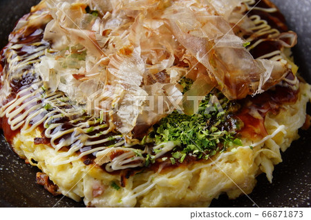 Pork ball okonomiyaki Pork ball okonomiyaki 66871873