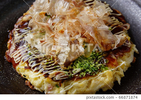 Pork ball okonomiyaki 66871874