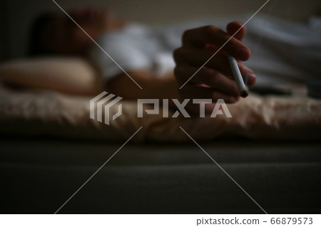 睡覺的香煙的形象 睡覺的香煙的形象 66879573